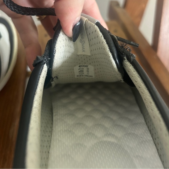 ECCO Women’s Hybrid Sneaker-Sport Shoe Size 37 (W 6.5-7) - Picture 8 of 11